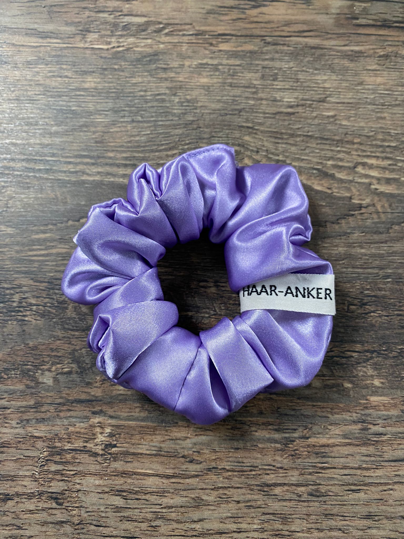 SATIN SCRUNCHIE